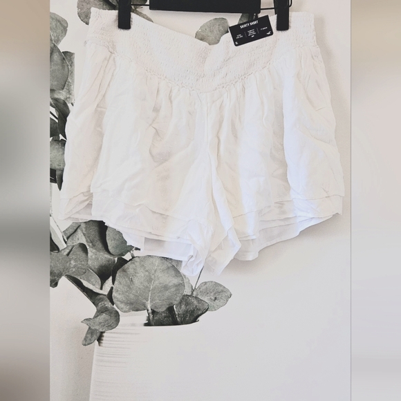 Hollister high rise skirty shorts in XL - New - Picture 6 of 7